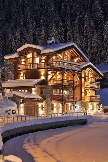 Chalet Le Moulin, Le Praz, 6 Chambres, In, Out